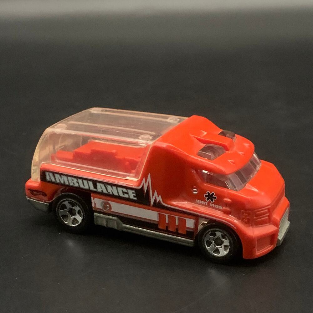 2010 Hot Wheels Rapid Response Ambulance EMT Die Cast Truck Toy Car